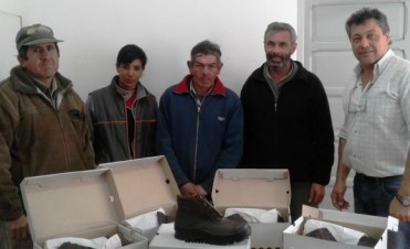 ENTREGARON CALZADO A PERSONAL MUNICIPAL