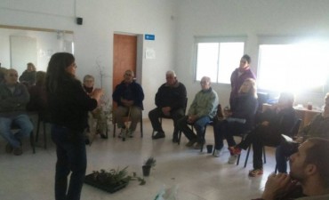 SE REALIZO UN TALLER DE ALIMENTACION Y HUERTA