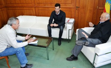 ALVAREZ RECIBIÓ A FUNCIONARIO DE “INFRAESTRUCTUTA URBANA BONAERENSE”