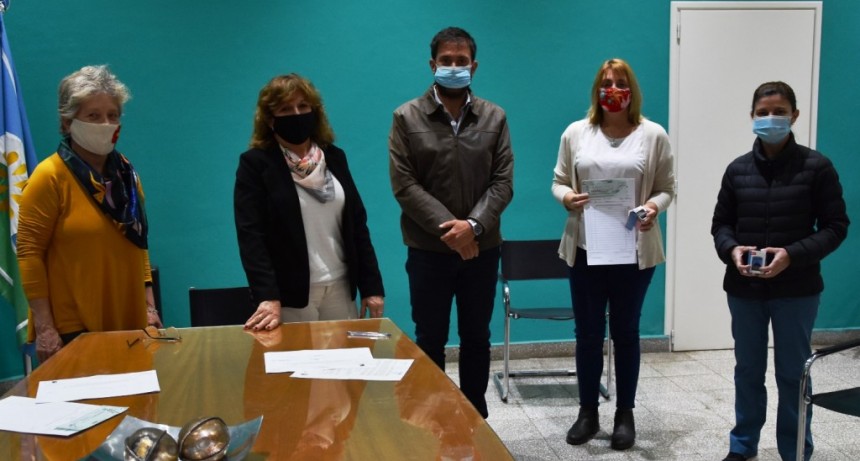 ENTREGA DE SUBSIDIO A ESCUELAS PRIMARIAS