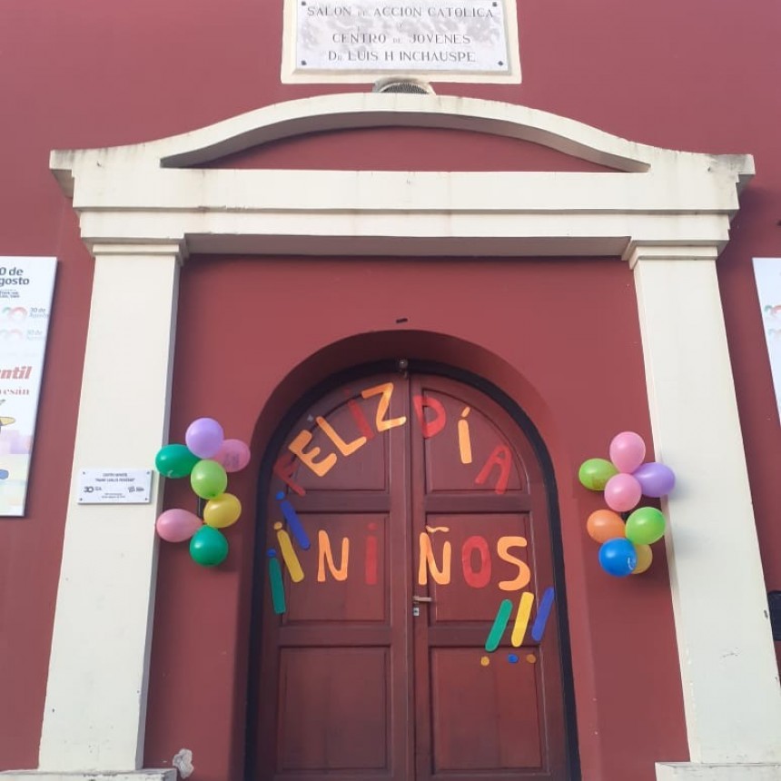 EL CENTRO INFANTIL “CARLOS PIOVESAN” ENTREGO PRESENTES A SUS ALUMNOS EN EL DIA DEL NIÑO”