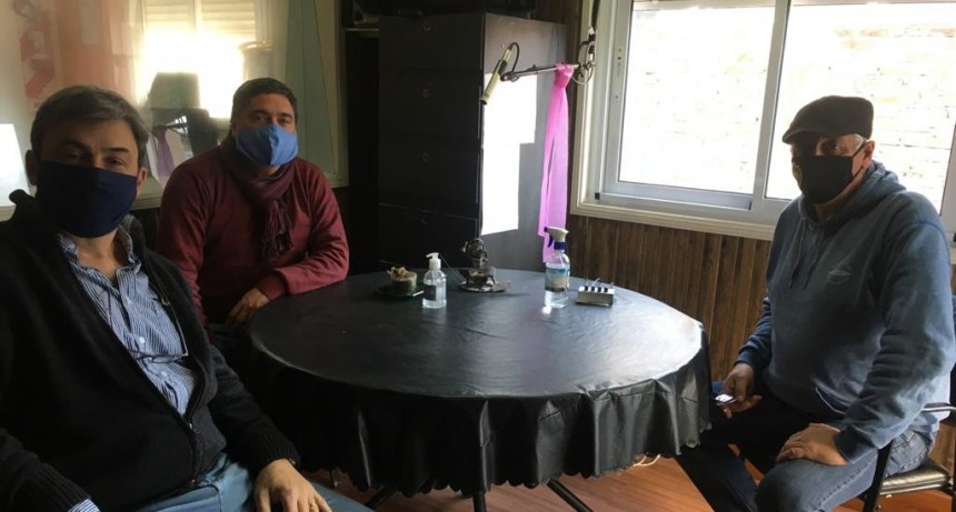 LOS DOCTORES MARCH Y SAÑUDO EN FM AMANECER. “EL QUE DIGA QUE MANTIENE EL DISTANCIAMIENTO EN LAS REUNIONES SOCIALES, MIENTE”