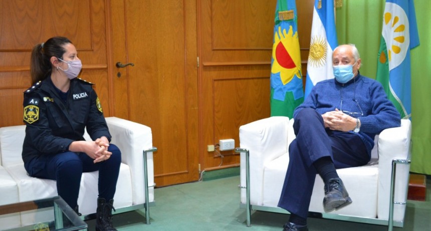 EL INTENDENTE RECIBIÓ A LA NUEVA JEFA DE LA COMISARÍA DE LA MUJER Y LA FAMILIA