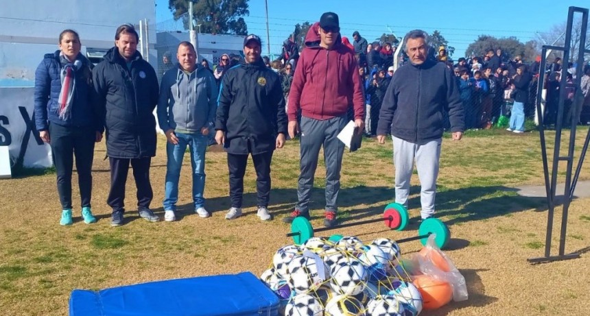 COMENZÓ UNA NUEVA ENTREGA DE MATERIALES DEPORTIVOS
