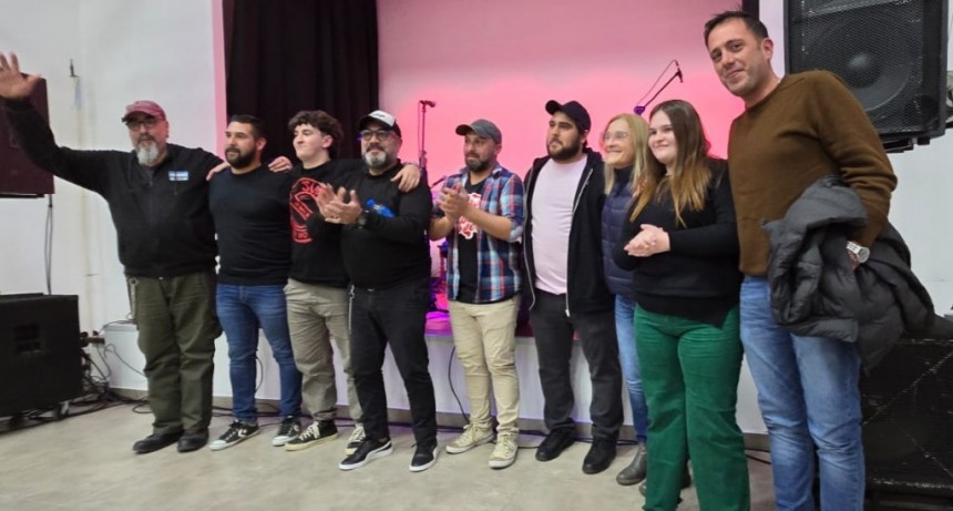 EL ENSAMBLE MUNICIPAL DE MÚSICA POPULAR SE PRESENTÓ EN TREINTA DE AGOSTO