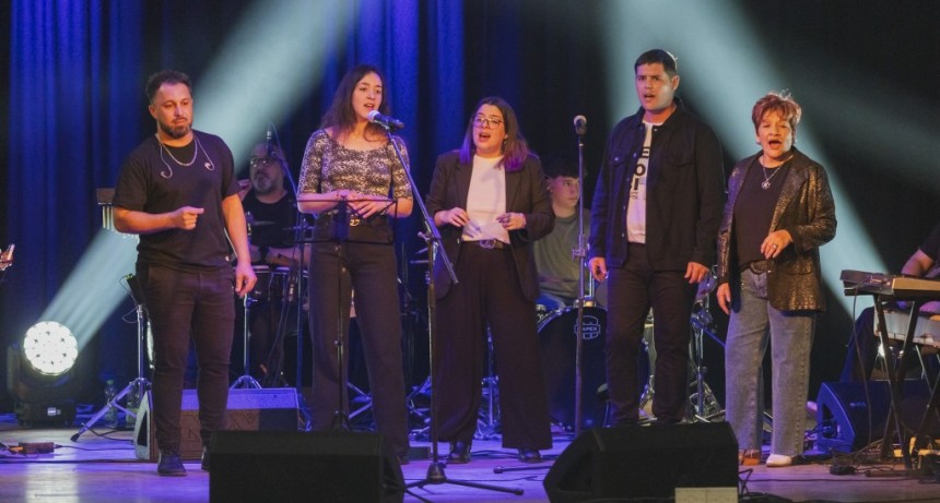 EL ENSAMBLE MUNICIPAL DE MÚSICA POPULAR SE PRESENTÓ EN LA VIEJA USINA