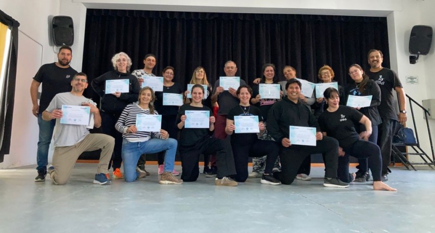 CAPACITACIÓN DE DANZA FOLCLÓRICA Y ZAPATEO
