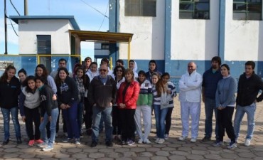 ALUMNOS DEL CEPT VISITARON EL FRIGORÍFICO Y MICROEMPRENDIMIENTOS