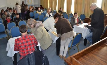 SE ENTREGARON 61 BECAS PARA ESTUDIANTES