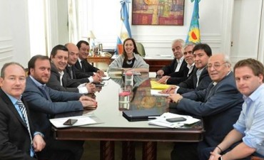 VIDAL RECIBIO A LOS INTENDENTES DEL GRUPO DE LOS 8