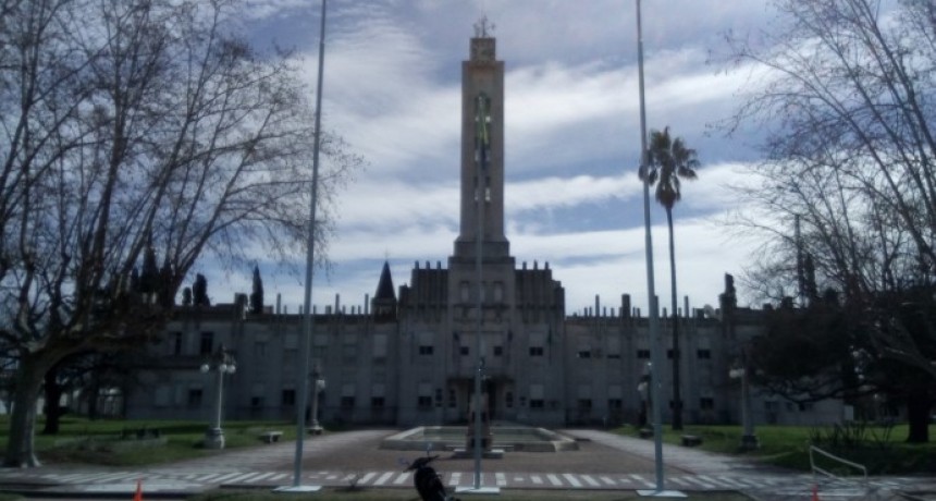 TRES NUEVOS CASOS Y MUNICIPALIDAD SIN ATENCIÓN AL PÚBLICO