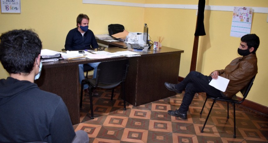 EL DIRECTOR DEL ENTE DESCENTRALIZADO RECIBIÓ A LOS REPRESENTANTES DE JÓVENES MILITANTES DE TREINTA DE AGOSTO