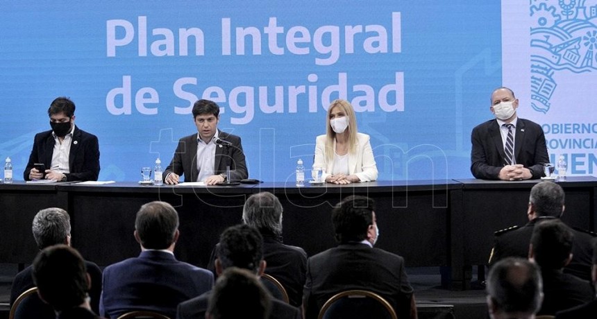 KICILLOF ANUNCIÓ UN SALARIO INICIAL DE $44.000 PARA POLICÍAS BONAERENSES Y OTROS INCREMENTOS