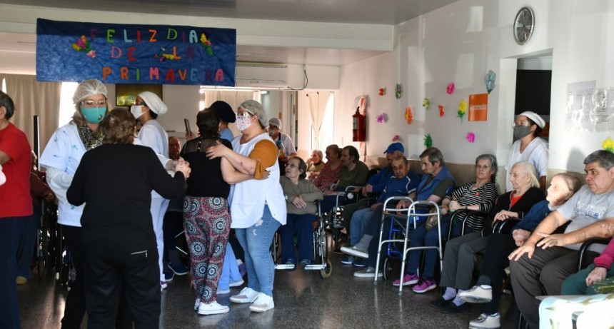 SE FESTEJÓ EL DÍA DE LA PRIMAVERA EN EL HOGAR MUNICIPAL 