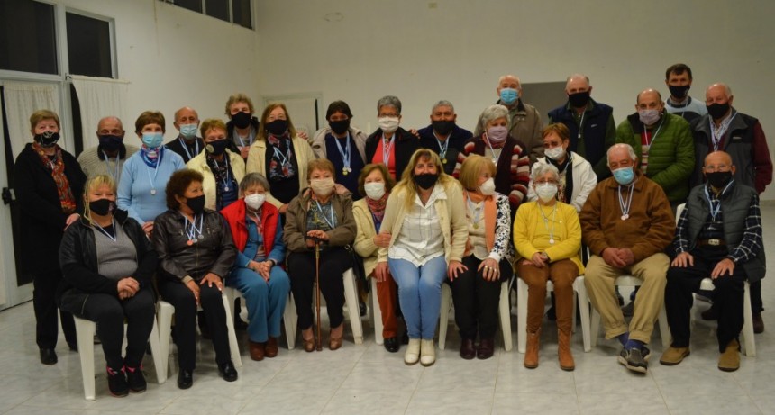 ADULTOS MAYORES EN MOVIMIENTO