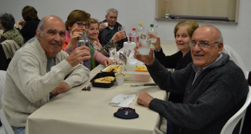EL ÁREA DE ADULTOS MAYORES CELEBRÓ EL DÍA DEL JUBILADO Y LA JUBILADA