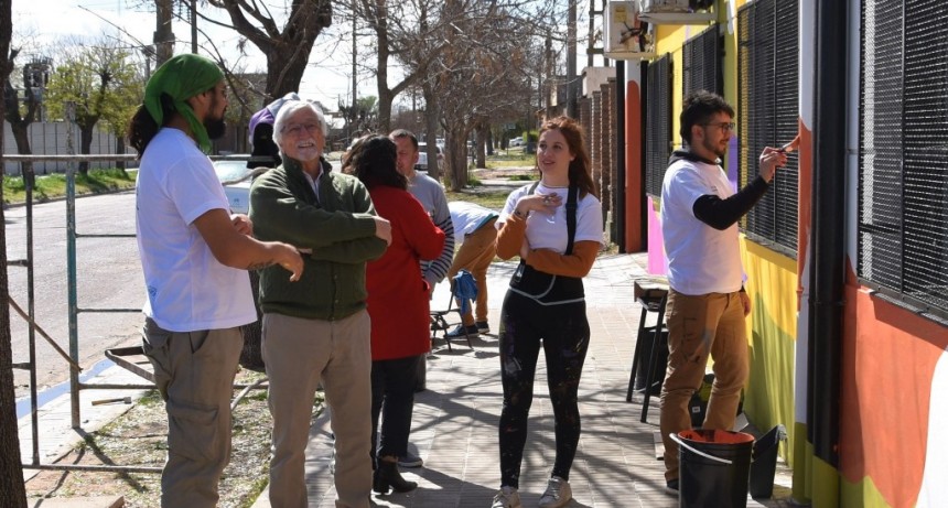 ESTÁ EN MARCHA EL MURAL POR LOS 50 AÑOS DEL CENTRO EDUCATIVO COMPLEMENTARIO