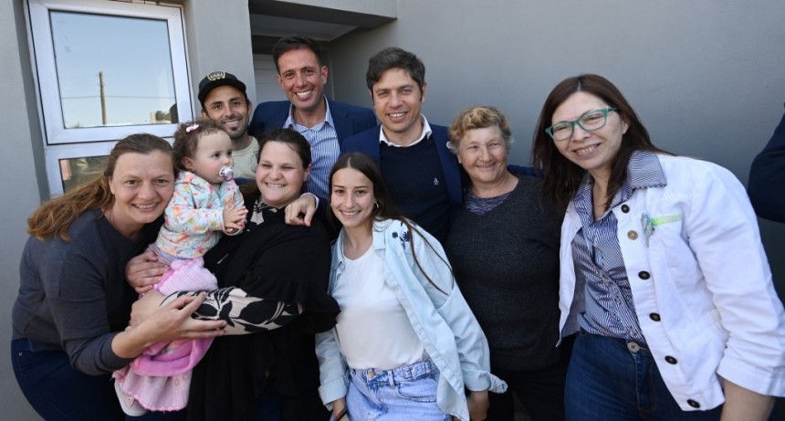 KICILLOF Y SPINOLO ENTREGARON 18 VIVIENDAS DEL PLAN BONAERENSE II