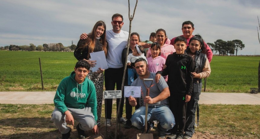 SE REALIZA LA JORNADA “NACE UN NIÑO PLANTA UN ÁRBOL”