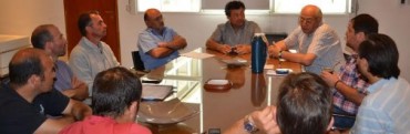 AUTORIDADES MUNICIPALES INFORMARON A LA CAMARA DE COMERCIO Y A LA SOCIEDAD RURAL SOBRE UNIDADES MODULARES PRODUCTIVAS