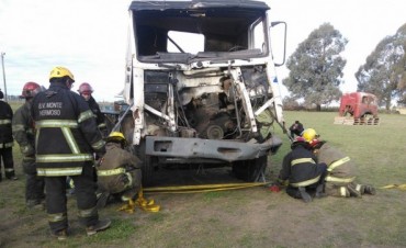 BOMBEROS DE TODA LA PROVINCIA SE CAPACITARON EN LA CIUDAD