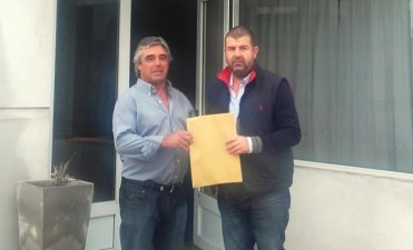 URIARTE ENTREGO SUBSIDIO AL CLUB DEPORTIVO 17