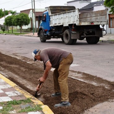 CONTINÚA LA REPARACION DE ASFALTO EN DIFERENTES PUNTOS DE LA CIUDAD