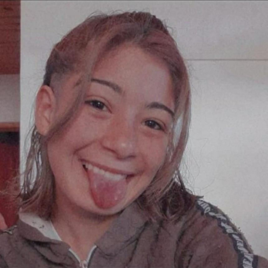 URGENTE - EN TRES LOMAS BUSCAN A UNA MENOR QUE DESAPARECIÓ DE SU HOGAR