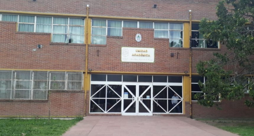 SE FIRMÓ EL CONTRATO PARA LA OBRA DE GAS DE LA UNIDAD ACADÉMICA