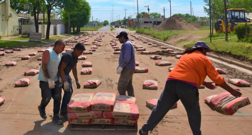 COMENZARON LOS TRABAJOS DE CONSTRUCCIÓN DE LAS NUEVAS CUADRAS DE ASFALTO