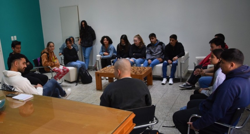EL ÁREA DE JUVENTUDES RECIBIÓ A LAS NUEVAS AUTORIDADES DE LOS CENTROS DE ESTUDIANTES LOCALES