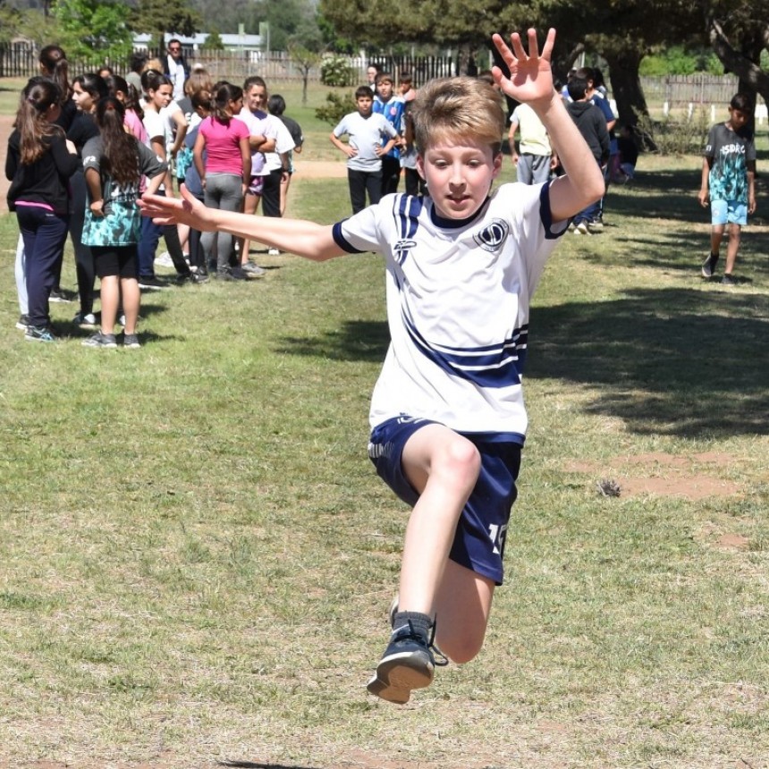 INTERESCOLAR DE ATLETISMO EN EL POLIDEPORTIVO MUNICIPAL