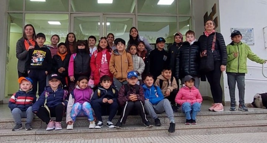 ALUMNOS DE ESCUELAS RURALES VISITARON LA CIUDAD DE AMÉRICA