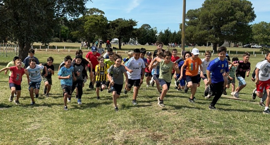 TORNEO INTERESCOLAR DE ATLETISMO EN EL POLIDEPORTIVO MUNICIPAL