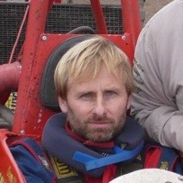 DIONISIO VILLAMAYOR SE CORONO CAMPEON EN LA FORMULA RENAULT. ORESTE MANG SE QUEDO CON EL TITULO EN LA FORMULA 1.