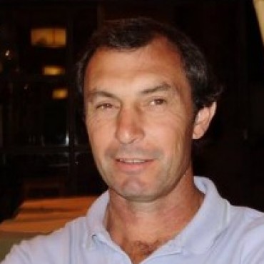 SE TRABAJA EN LA PILETA DEL CLUB DEPORTIVO 17