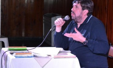 MAS DE 200 PERSONAS DISFRUTARON DEL ESPECTÁCULO DE ALEJANDRO APO