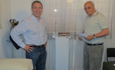 EL DR. BERNARDO DONÓ ELEMENTOS PARA LA SALITA SANITARIA