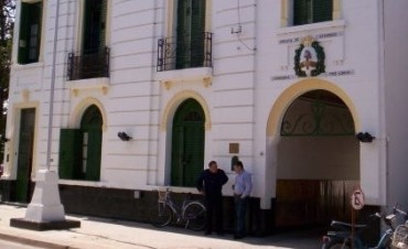 DETIENEN A DOS MENDOCINOS QUE VENDIAN CELULARES Y MERCADERIA ILEGAL