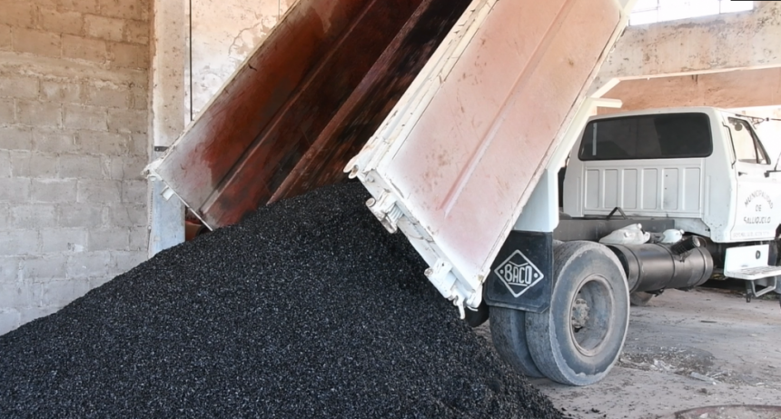 OBRAS PÚBLICAS ADQUIRIÓ MATERIAL PARA BACHEO
