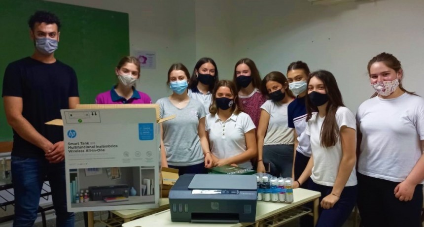 EL ÁREA DE JUVENTUDES ENTREGÓ EQUIPAMIENTO A INSTITUCIONES EDUCATIVAS