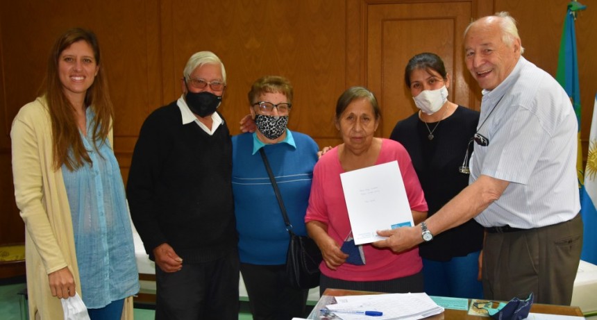 SE ENTREGARON 12 NUEVAS ESCRITURAS DE VIVIENDAS