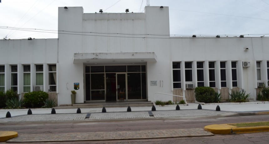 CULMINARON LAS TAREAS EN LA ACERA Y EL ACCESO AL MUNICIPIO