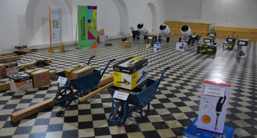 EMPRENDEDORES LOCALES RECIBIERON MÁS DE $3.000.000 EN HERRAMIENTAS