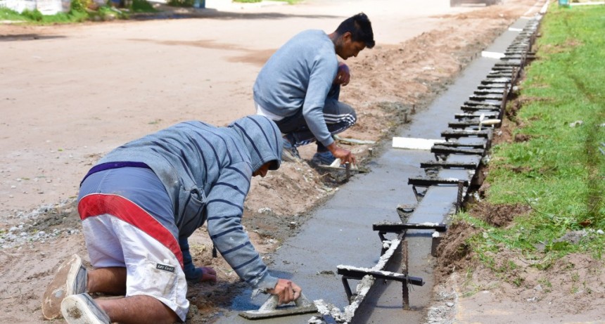 CONTINÚAN LOS TRABAJOS DE PREPARACIÓN PARA LA CONSTRUCCIÓN DE NUEVAS CALLES DE ASFALTO