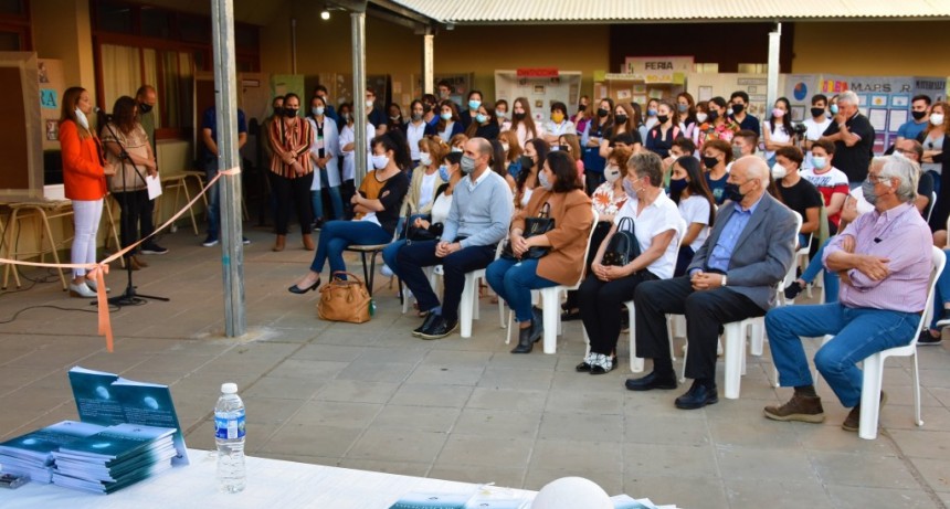 EL INTENDENTE PARTICIPÓ DE LA MUESTRA ESCOLAR DE LA ESCUELA TÉCNICA N° 1