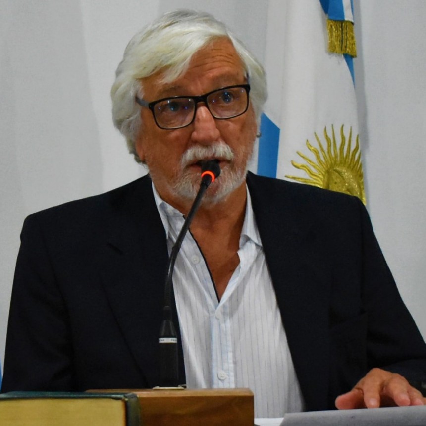  LICENCIA DEL INTENDENTE ROBERTO ÁLVAREZ: JORGE CARRERA SERÁ EL INTENDENTE INTERINO.