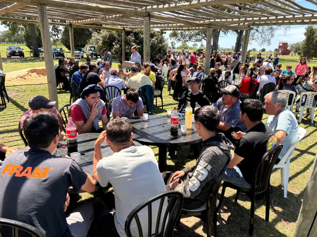 ALMUERZO POR EL DÍA DEL EMPLEADO MUNICIPAL