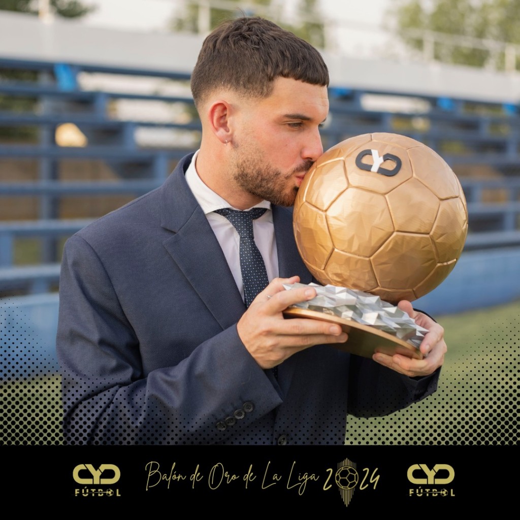 AGUSTÍN BARRIO RECIBIÓ EL BALÓN DE ORO DE LA LIGA