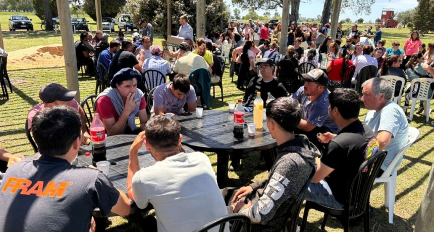 ALMUERZO POR EL DÍA DEL EMPLEADO MUNICIPAL